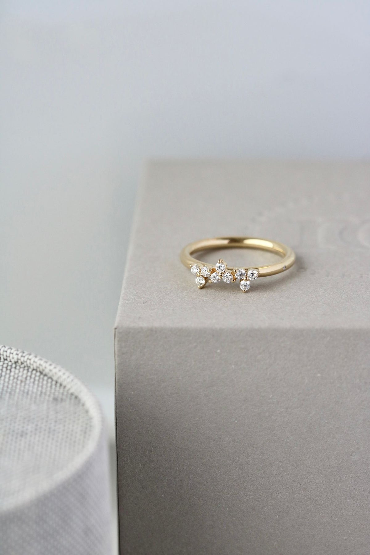 Fryd 18K Gold Ring w. 10 Diamonds