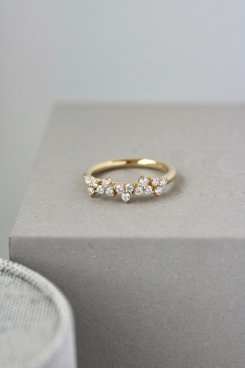 Fryd 18K Guld Ring m. 16 Diamanter