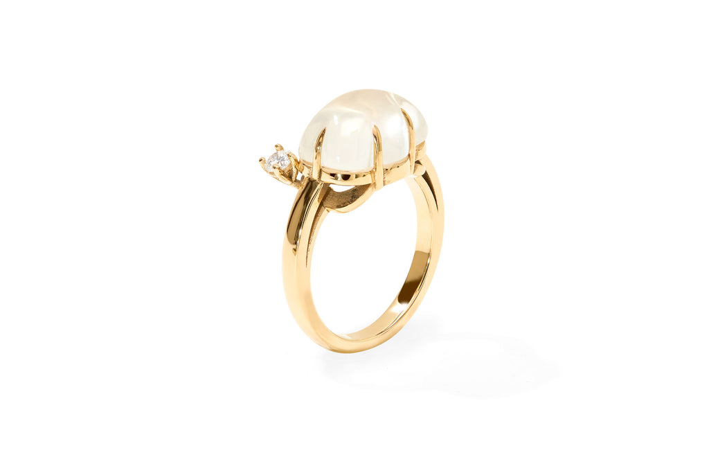 Cloud 18K Gold Ring w. Milkey Quartz & Diamond