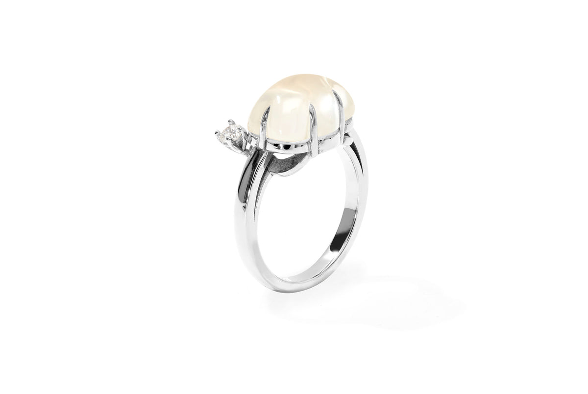 Wolke 18K Whitegold Ring w. Milkey Quartz & Diamond