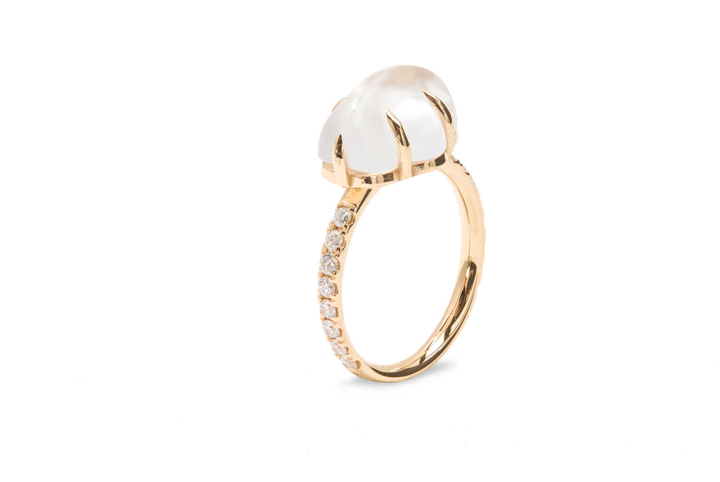 Cloud Pavé 18K Gold Ring w. Milkey Quartz & Diamonds