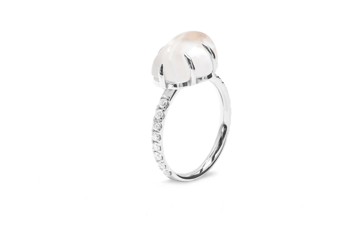 Wolkenpavé 18K Whitegold Ring w. Milkey Quartz & Diamanten