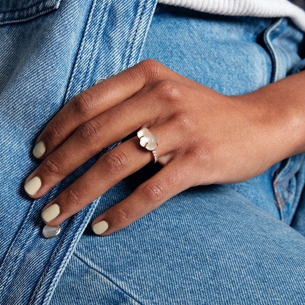 Wolkenpavé 18K Whitegold Ring w. Milkey Quartz & Diamanten