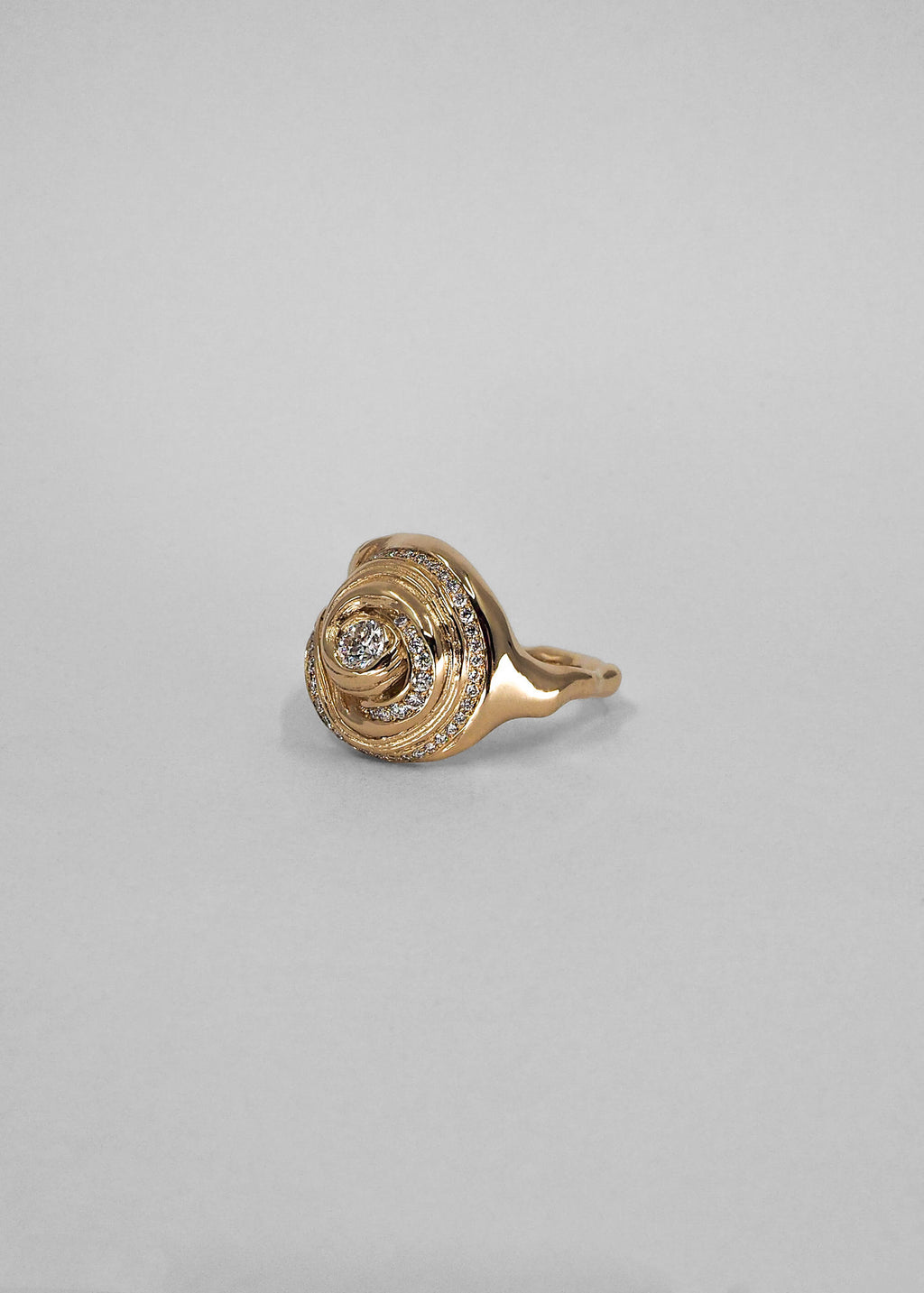 Cochlea Grande 14K Gold Ring w. Pavé & Center Diamonds