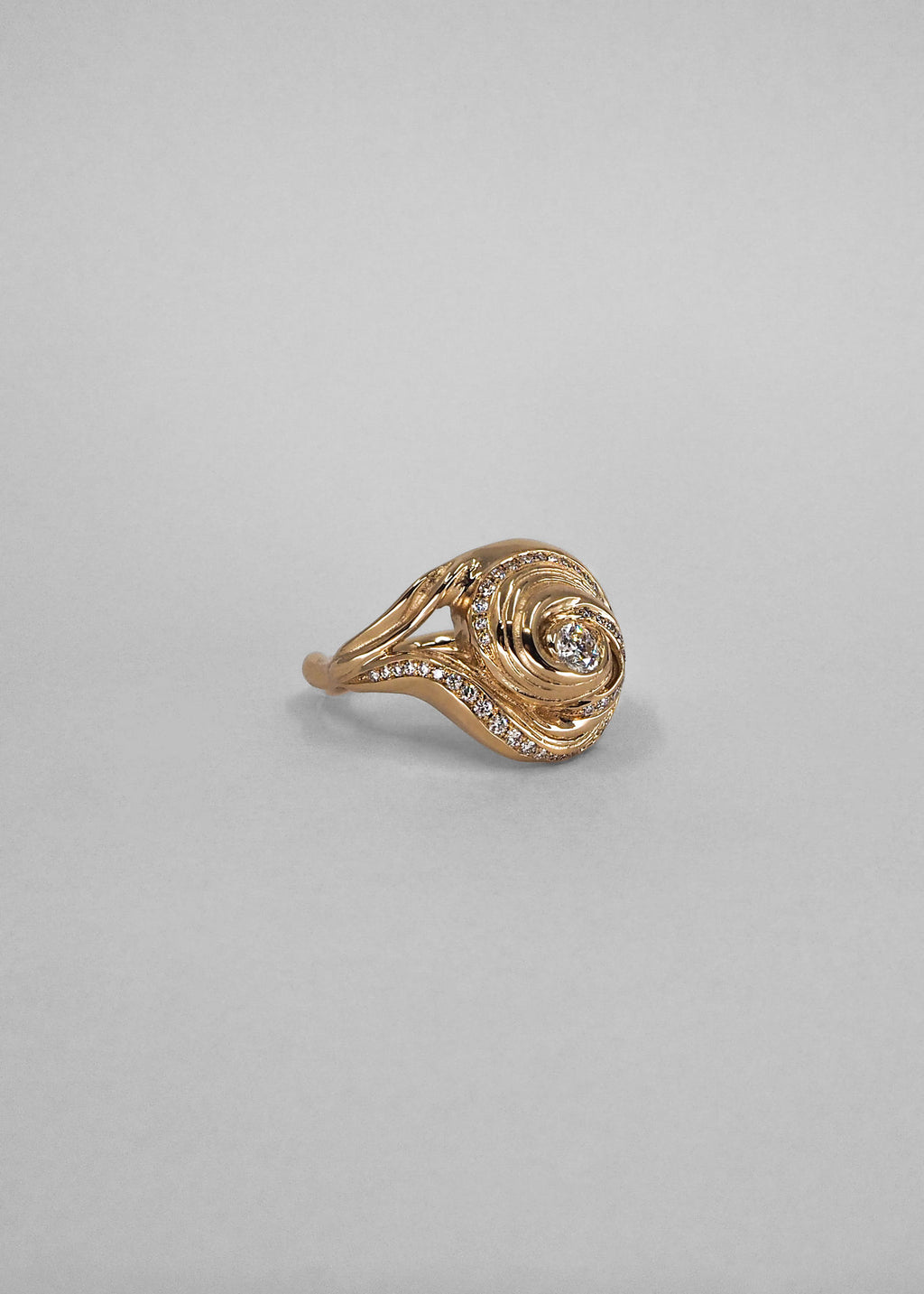 Cochlea Grande 14K Gold Ring w. Pavé & Center Diamonds