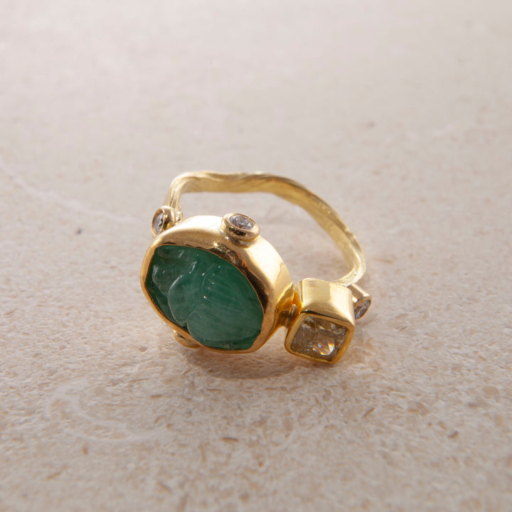 Cocktail 18K & 22K Gold Ring w. Emerald & Diamonds