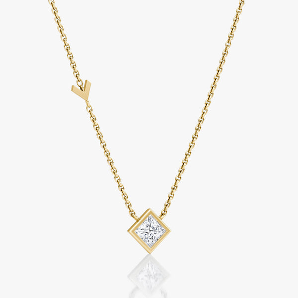 Arrow Station Gold Necklace w. Princess Cut Lab-Grown Diamond