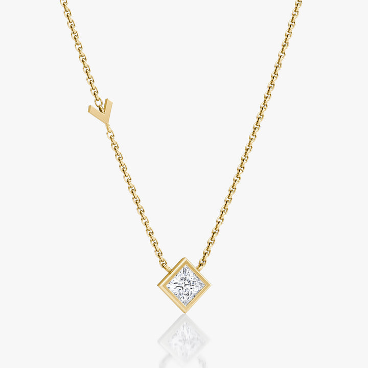 Arrow Station Gold Necklace w. Princess Cut Lab-Grown Diamond