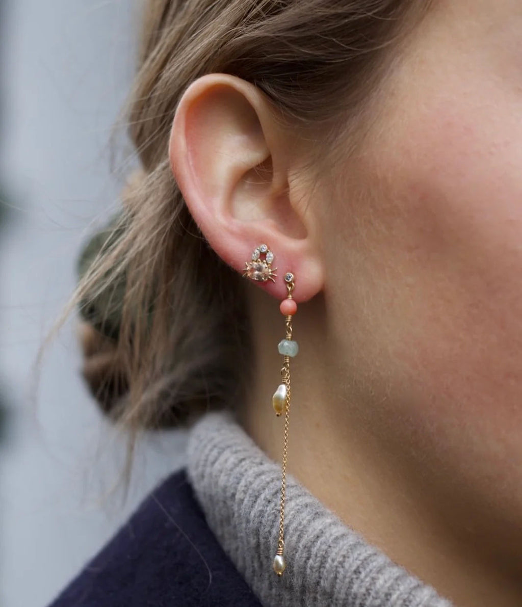 Sparkling Crab 14K Gold Earring w. Diamonds & Sapphire