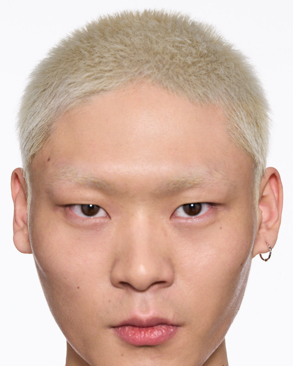 DC 10 14K White Gold Huggie