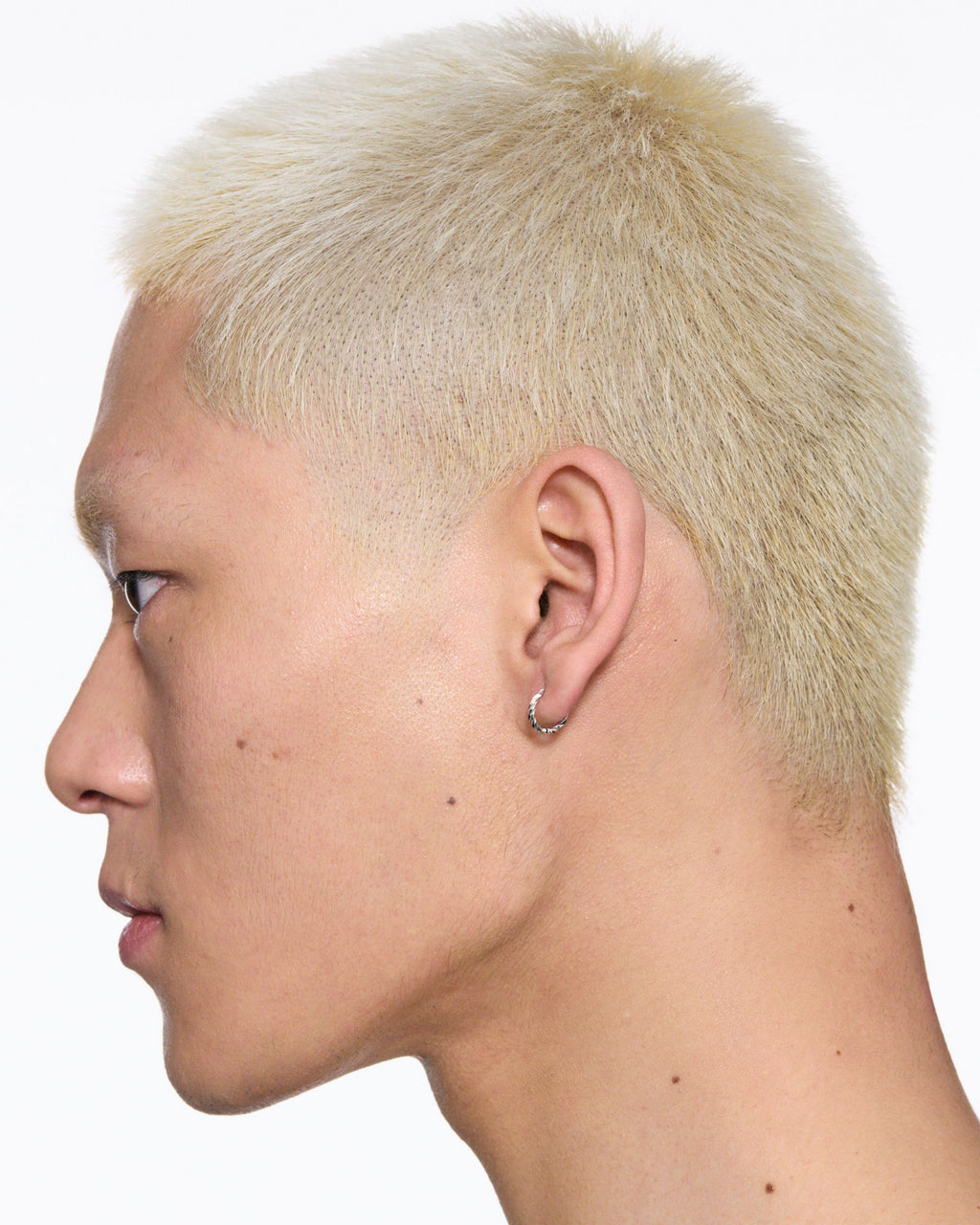 DC 8 14K White Gold Huggie