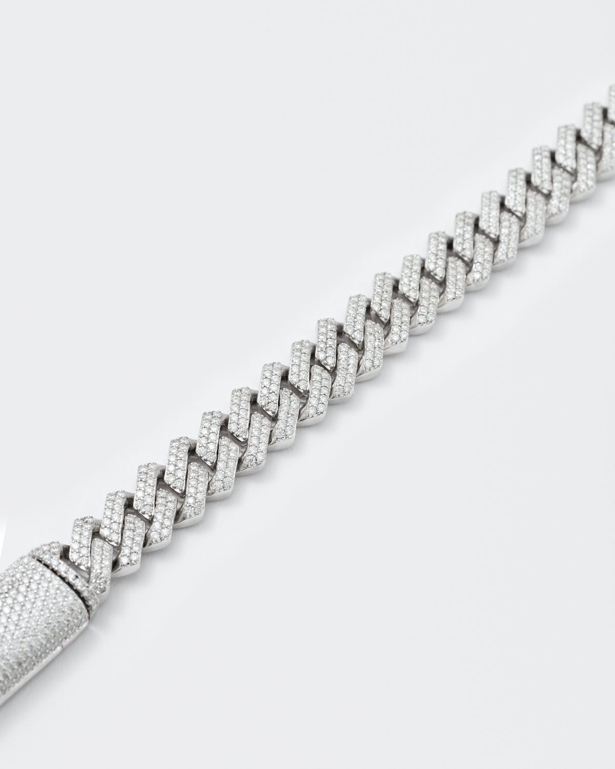 10mm Prong Pavé Rhodium coated Silver Bracelet w. Moissanite
