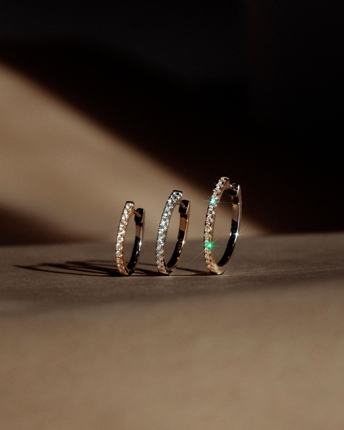 16 mm 14k Gold Hoop w. Diamonds