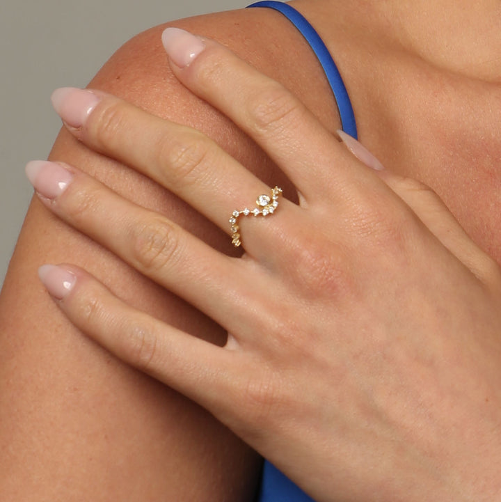 Sonia Wave 18K Gold Ring w. White Diamonds