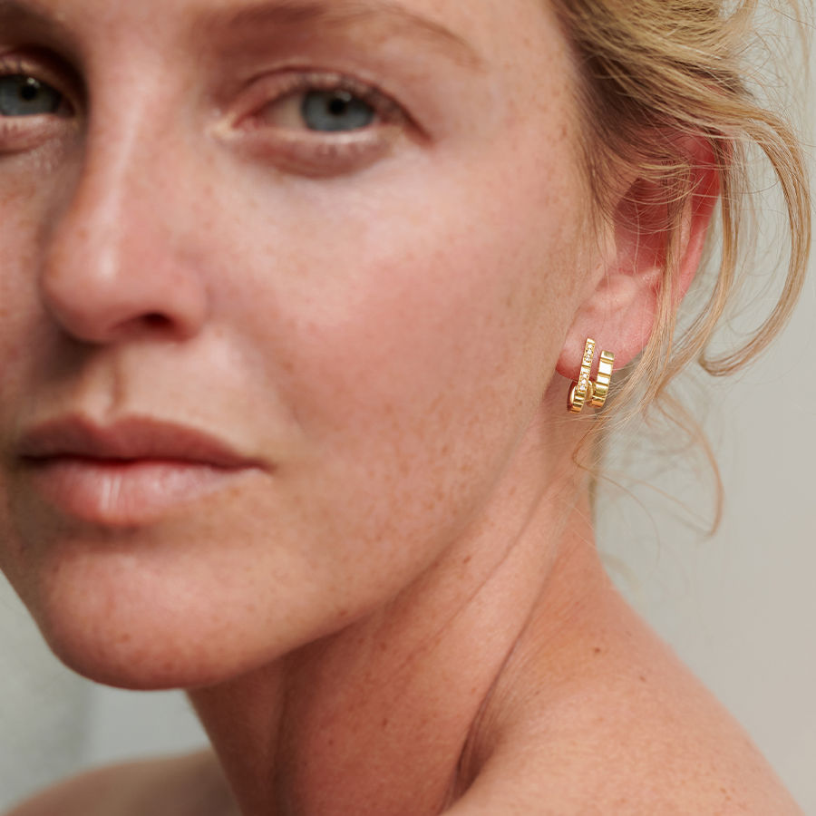 Double Loveline 18K Gold Hoops w. Diamonds