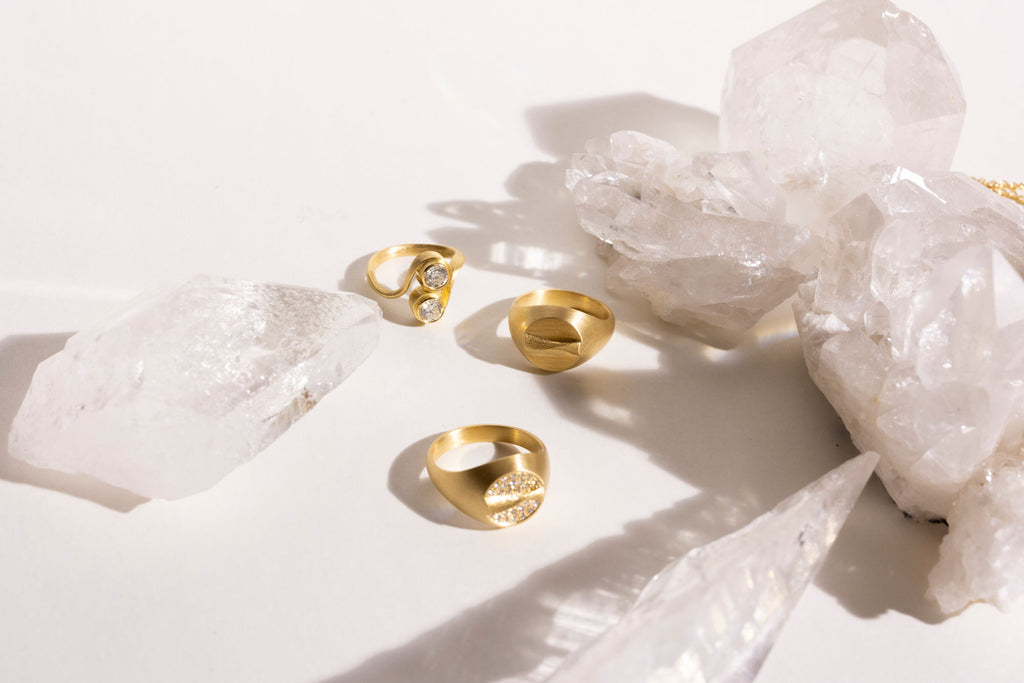 Vega Relief 18K Gold Signet Ring w. Diamonds