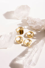 Vega Relief 18K Gold Signet Ring w. Diamonds