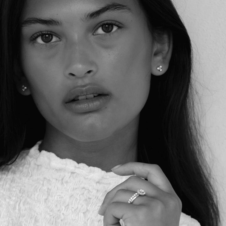 Frosty 18K Whitegold Studs w. 6 Diamonds