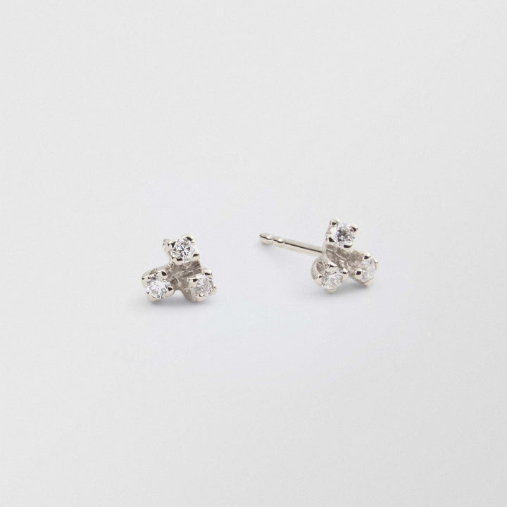 Frosty 18K Whitegold Studs w. 6 Diamonds