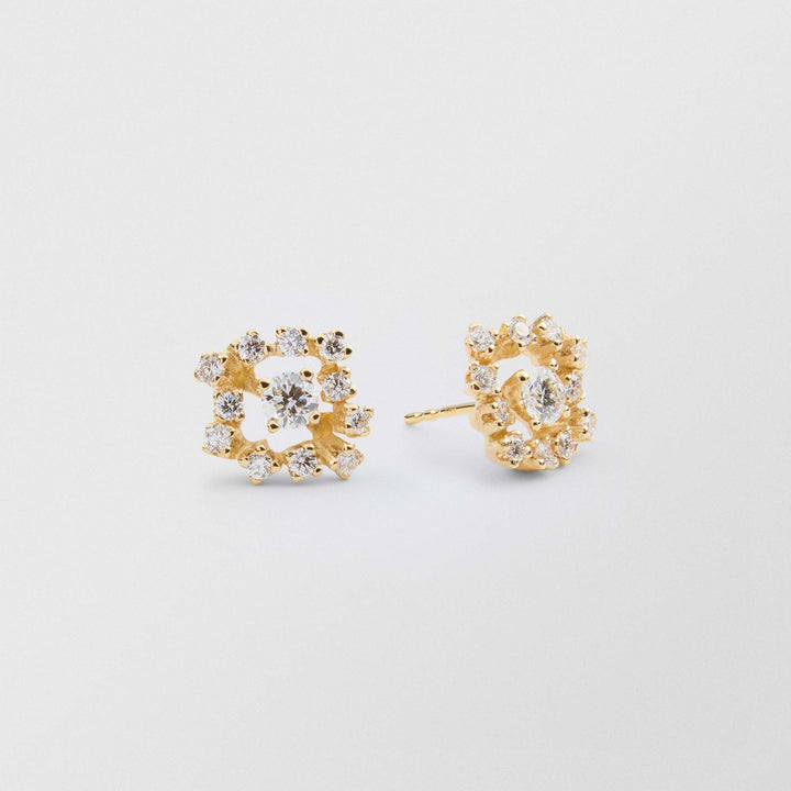 Frosty 18K Gold Studs w. 24 Diamonds