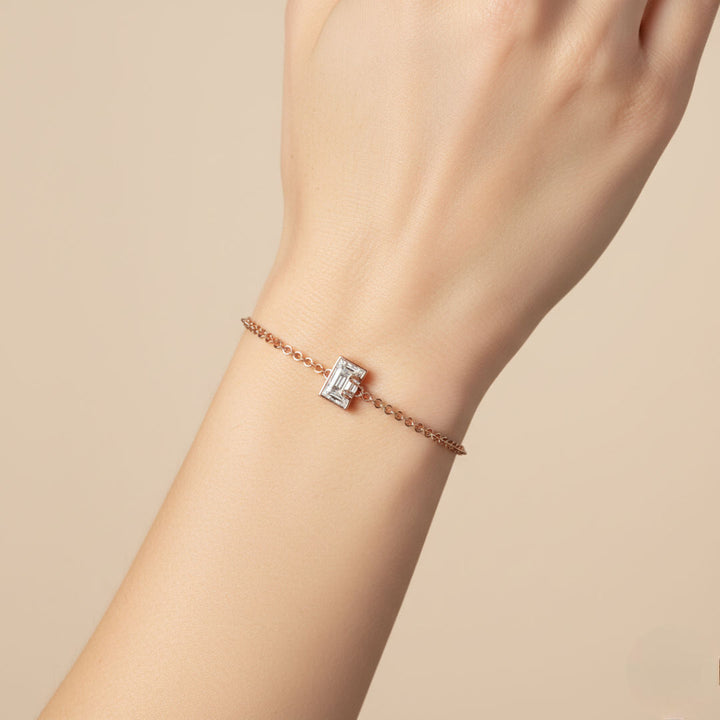 Alphabet Initial E 18K Gold, Rosegold or Whitegold Bracelet w. Solitaire Lab-Grown Diamond