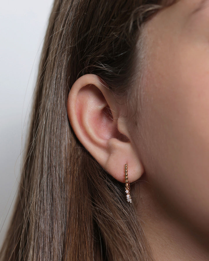 Dangled 18K Gold, Whitegold or Rosegold Hoop w. Diamonds