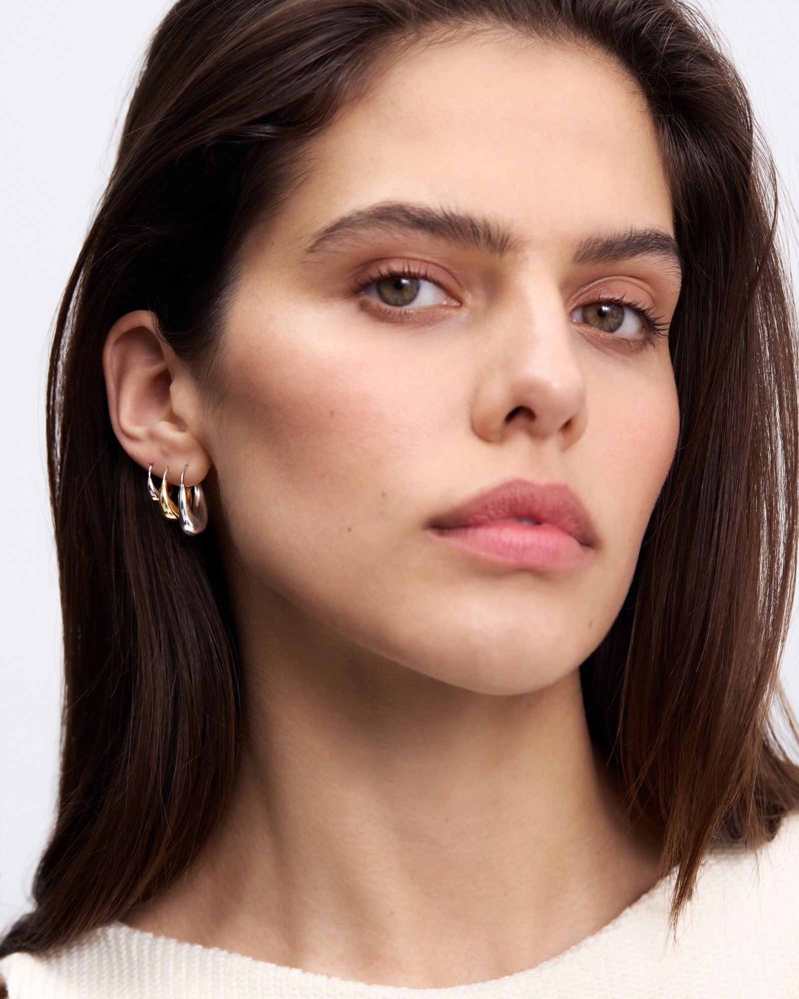 Medium 18K White Gold Hoops