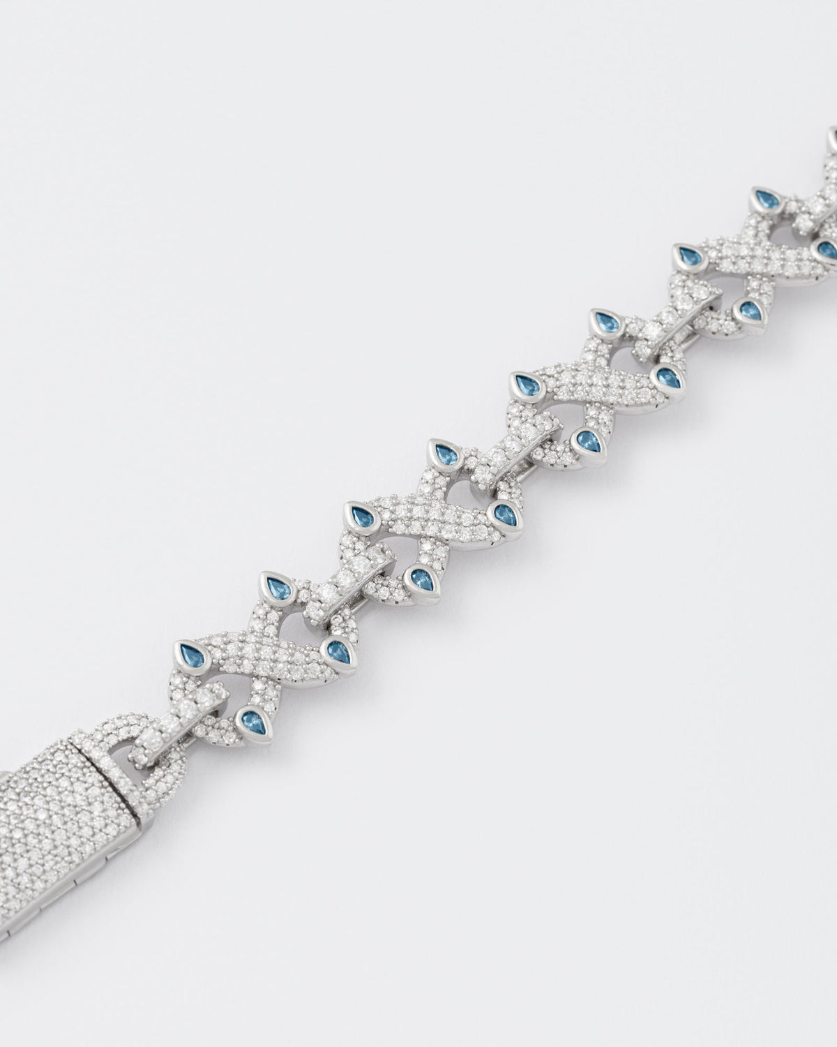 Infinity Rhodium Plated Silver Bracelet w. Moissanites