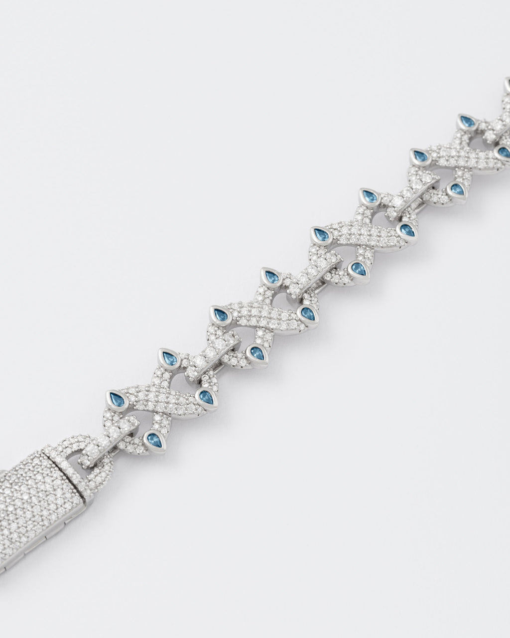 Infinity Rhodium Plated Silver Bracelet w. Moissanites