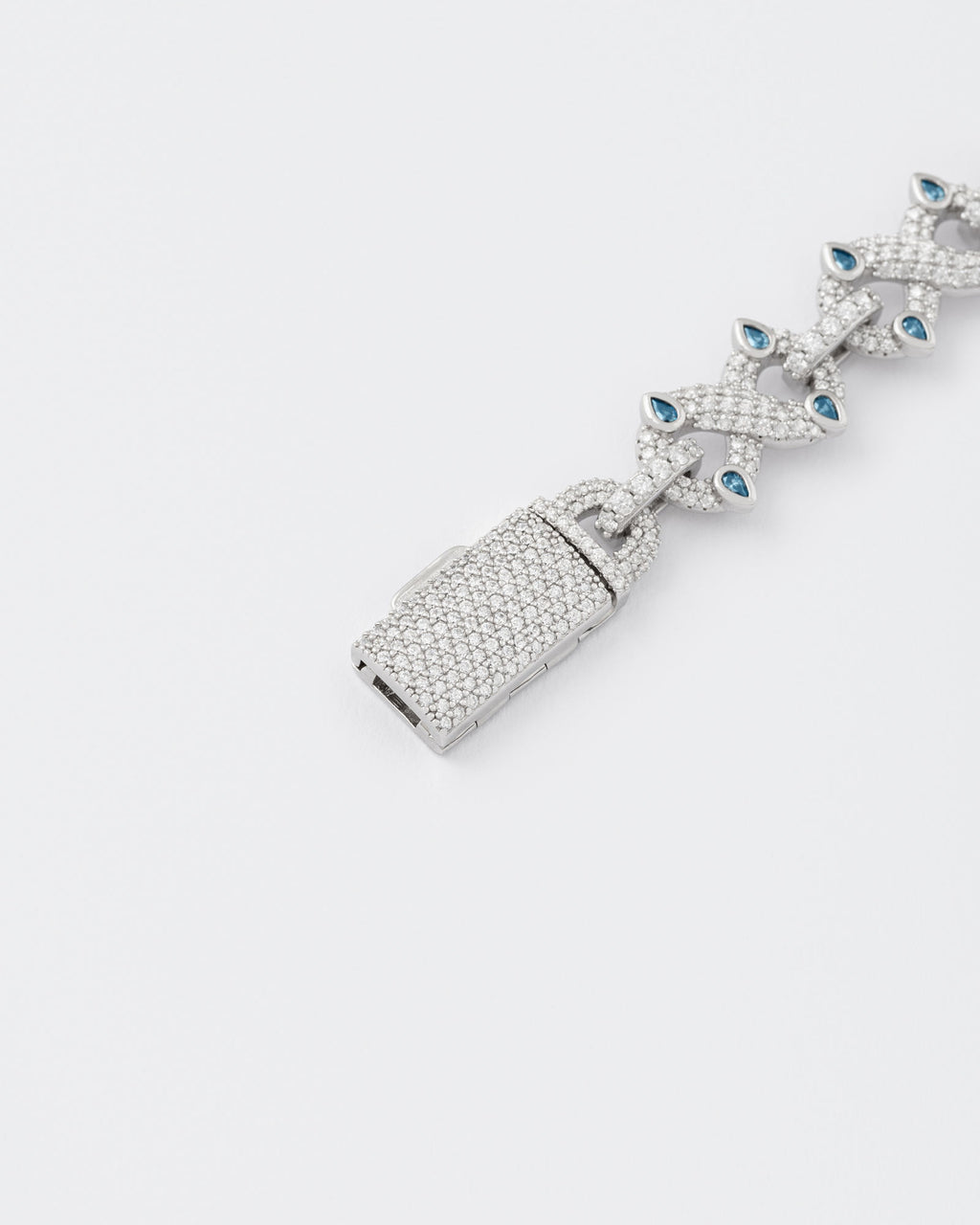 Infinity Rhodium Plated Silver Bracelet w. Moissanites