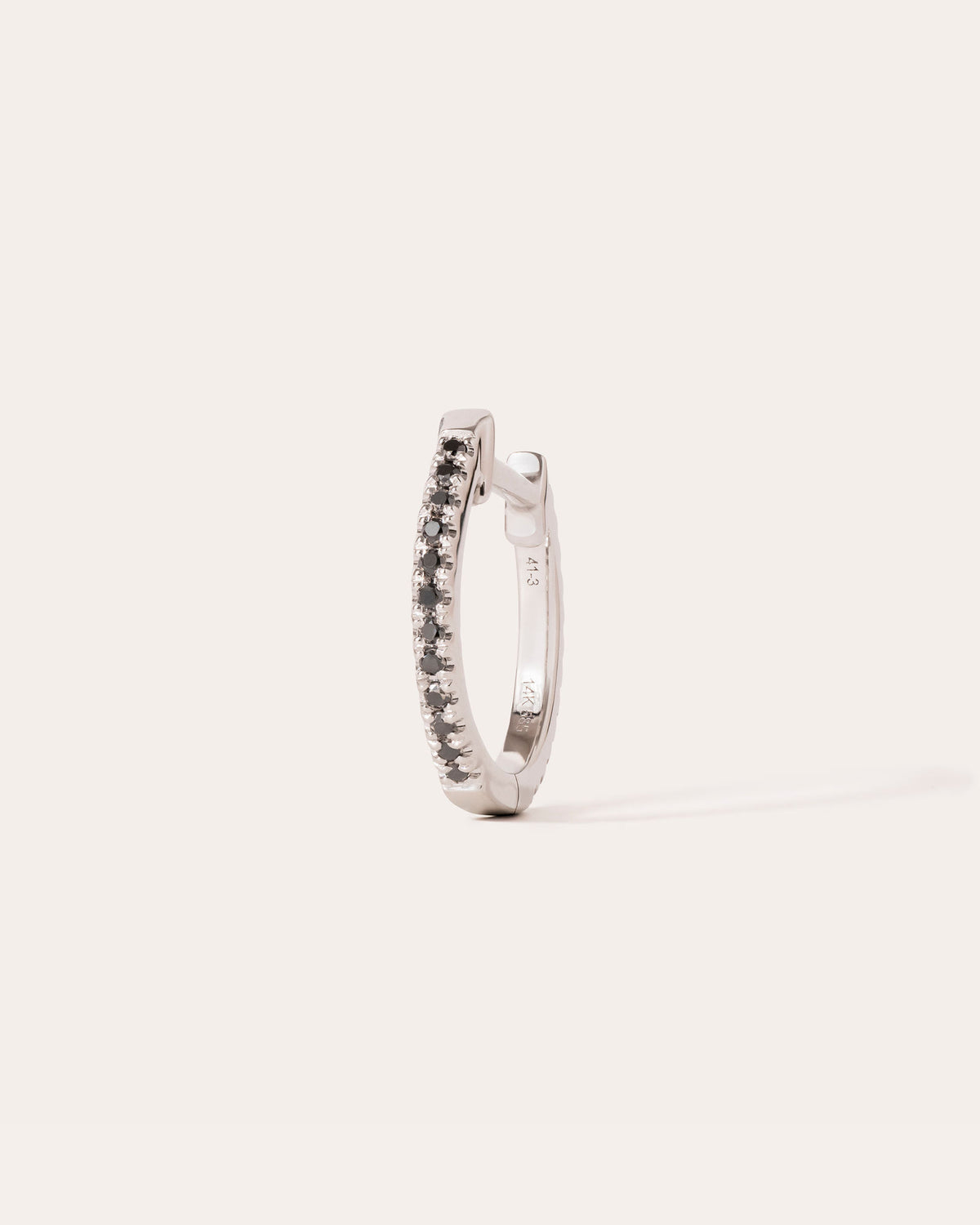 11 mm 14k Whitegold Hoop w. Diamonds