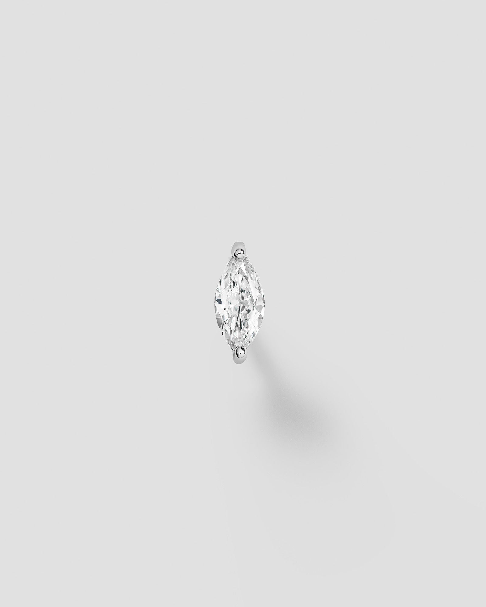 Inner Strength Labret 14k Whitegold Ear Piercing w. Diamonds