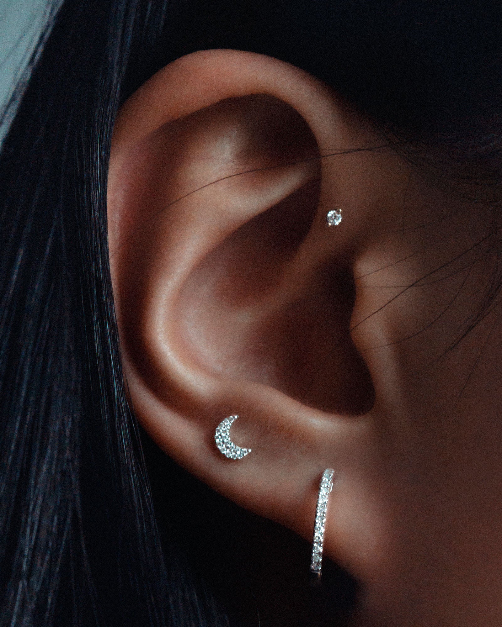 Ivory Labret 14k Whitegold Ear Piercing w. Diamonds