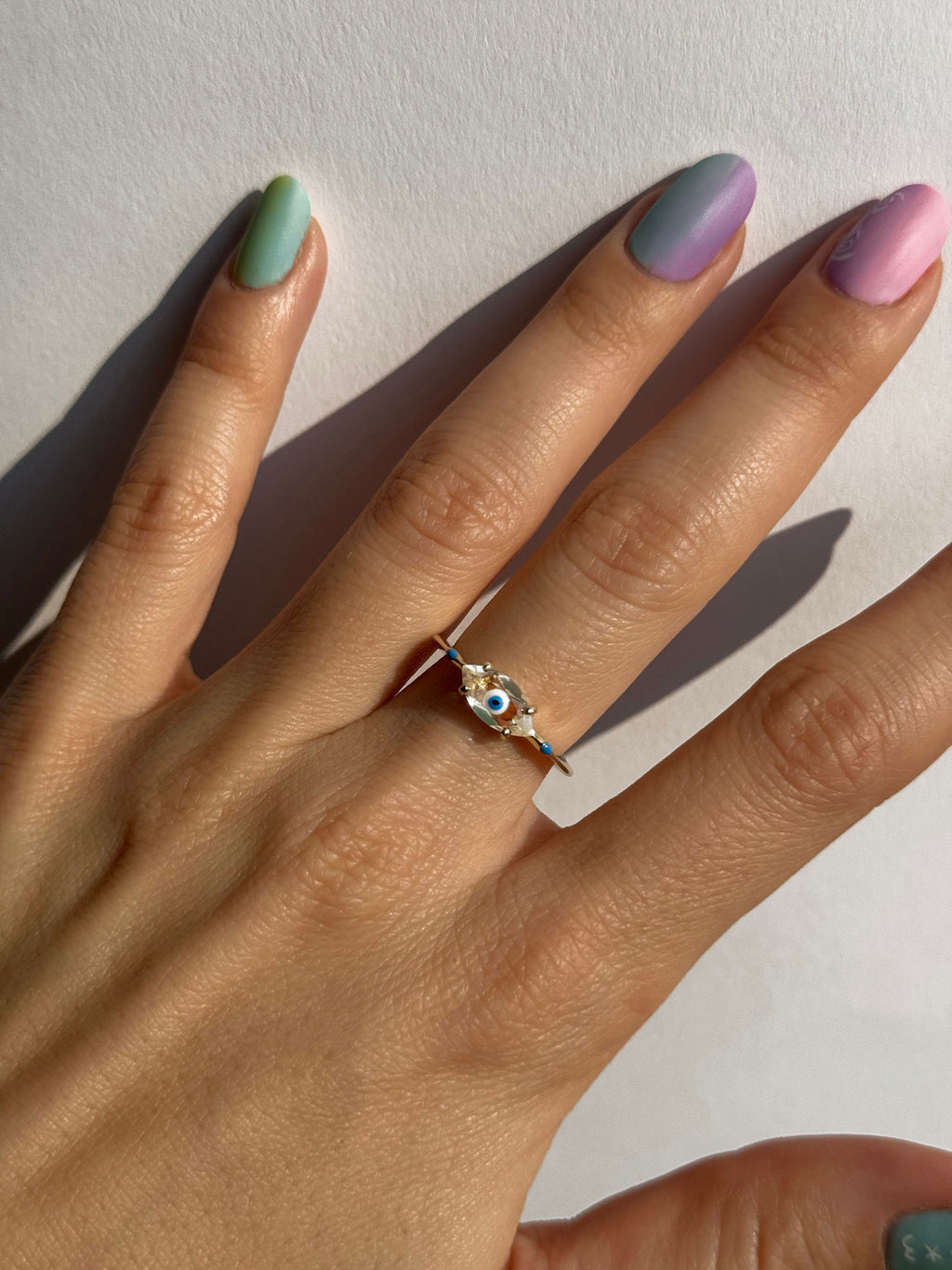 Big Eye 9K Gold Ring w. Crystal