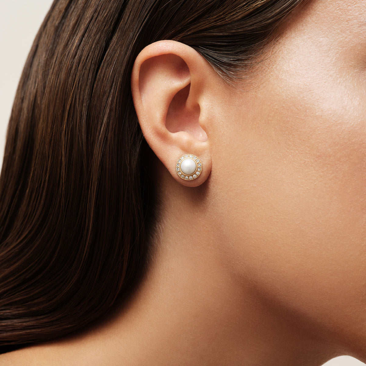 elaine earstuds i si brilliant cut diamonds with white freshwater pearl 2