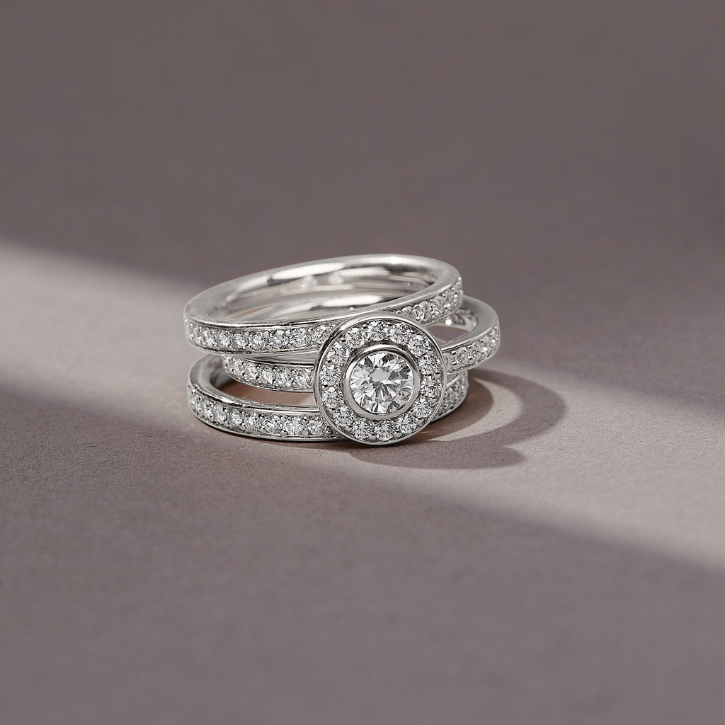 Elegance Band 18K Whitegold Ring w. Diamonds