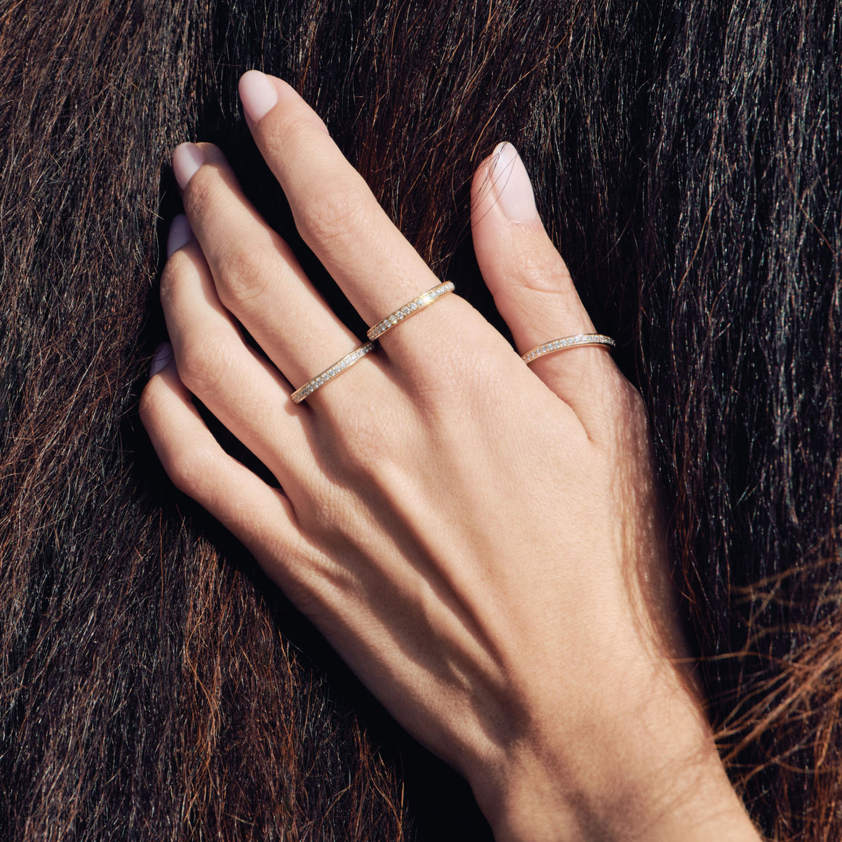 Elegance Band 18K Gold Ring w. Diamonds