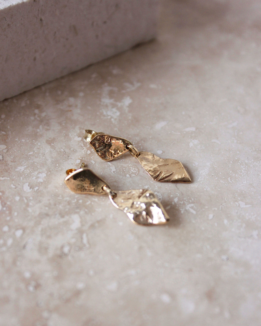 Elysia Eon 14k Gold Hoop