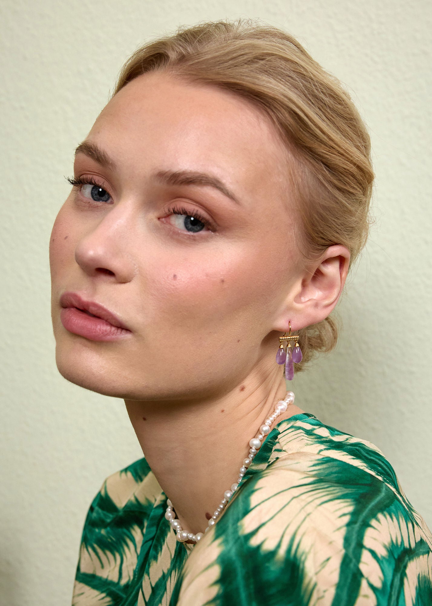 Mirage Gold Plated Earrings w. Amethyst