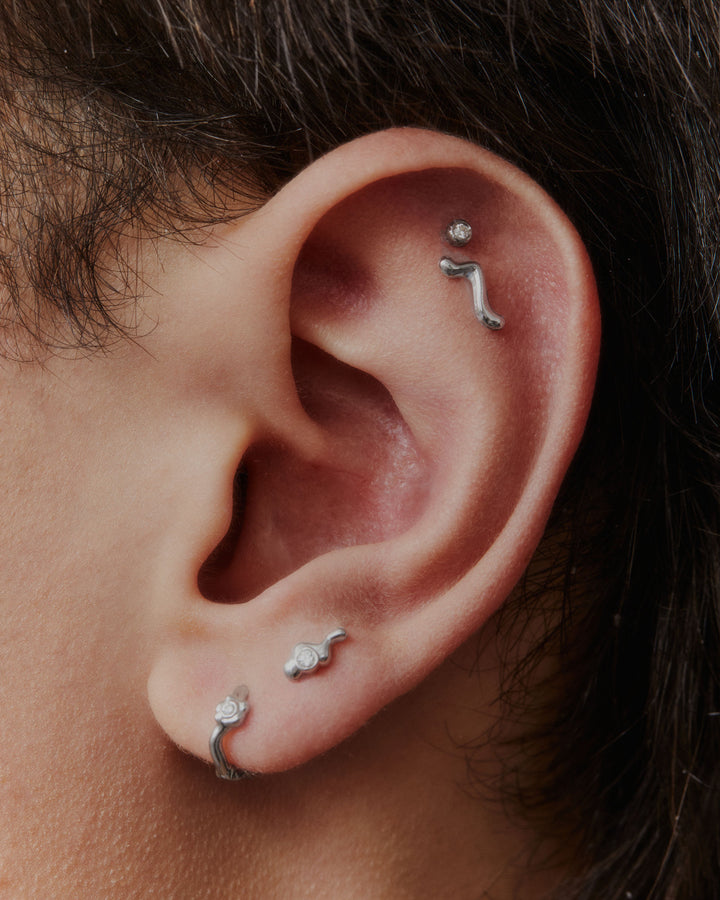 Flora 5 14K White Gold Huggie w. Lab-Grown Diamond