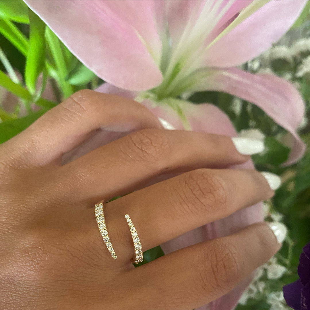 Forever and Always 18K White Gold Ring w. Diamonds