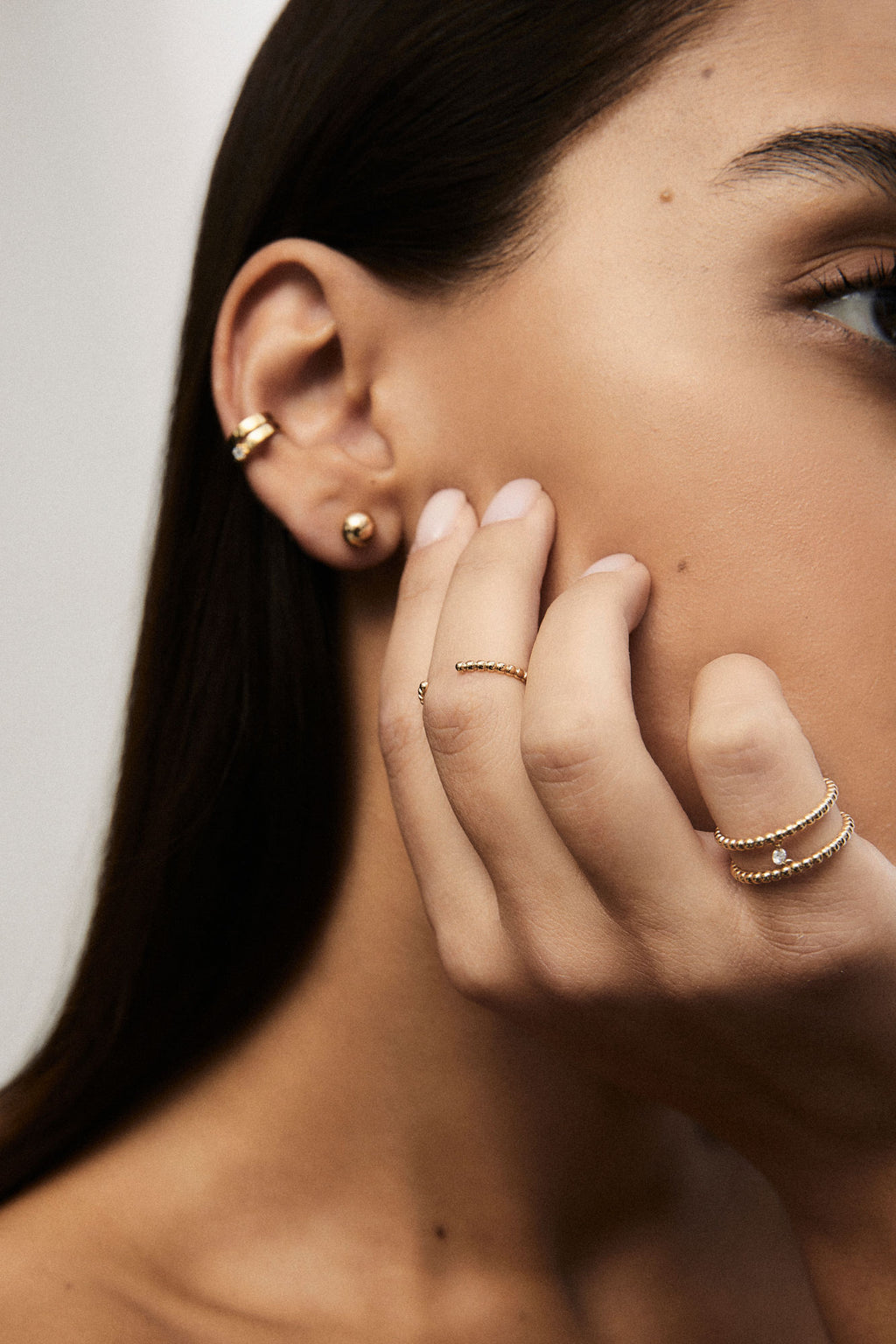 Solitaire Nude 18K Whitegold Earrings