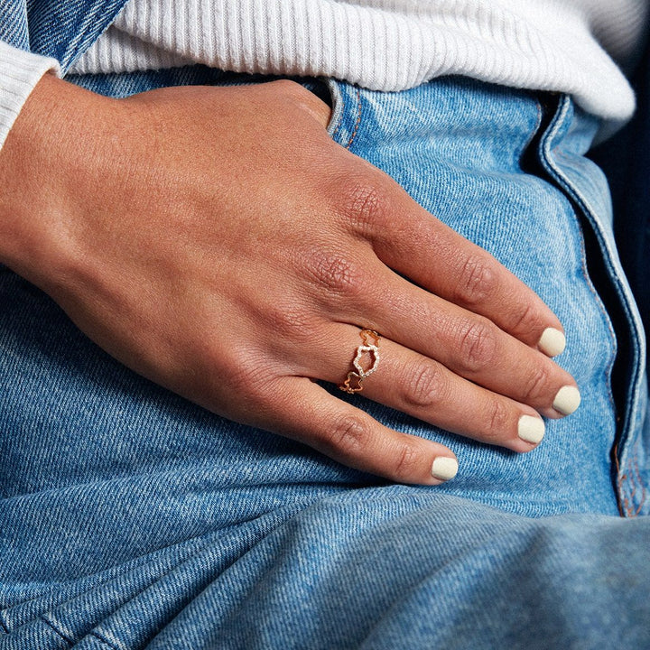 Golden Cloud Band 18K Gold Ring w. Diamonds