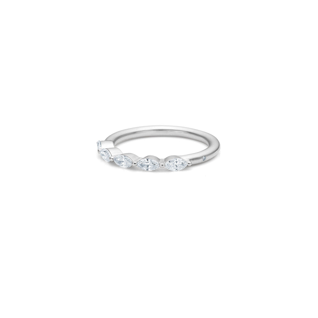 Ihre Liebe 18k Whitegold Ring w. Diamanten