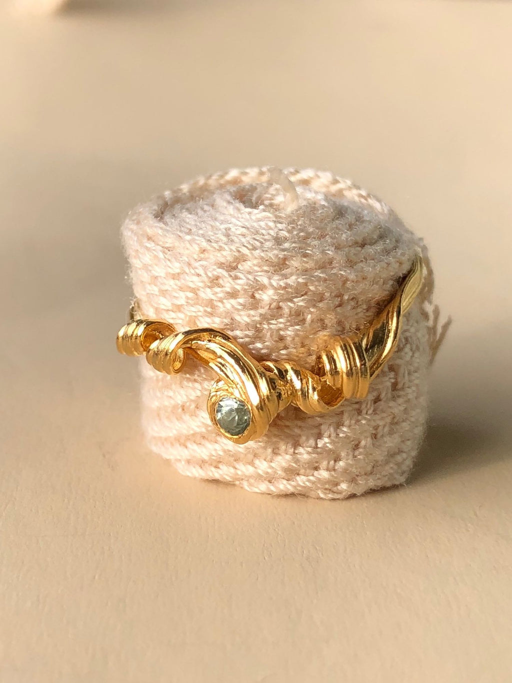 Fouettés #2 18K Gold Ring w. Diamond