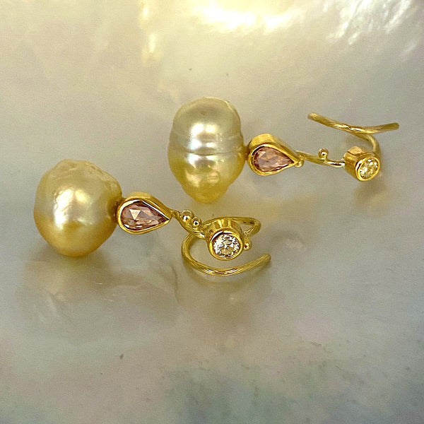 Spiral 18K & 22K Gold Earring w. Sapphire, Diamond & Pearl