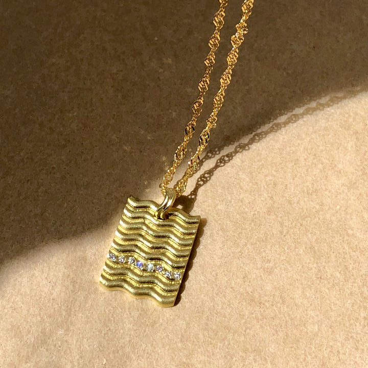 Waves View 18K, 14K Gold Necklace w. Diamonds