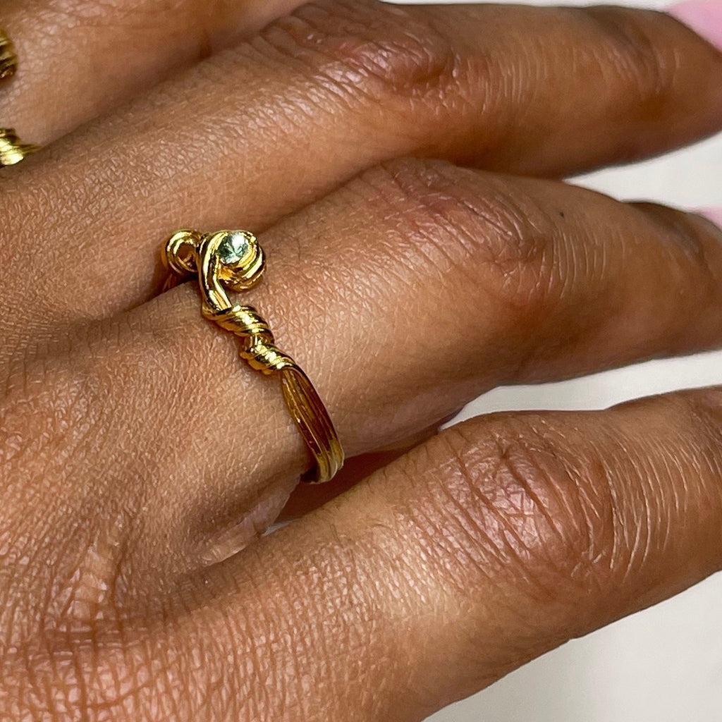 Fouettés #2 18K Gold Ring w. Diamond