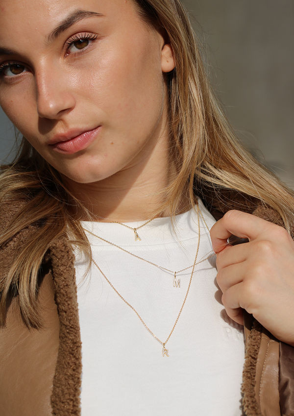 My Q 18K Gold Pendant w. Diamonds