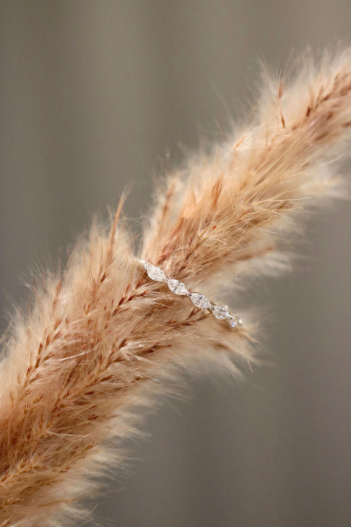 Ihre Liebe 18k goldener Ring w. Diamanten